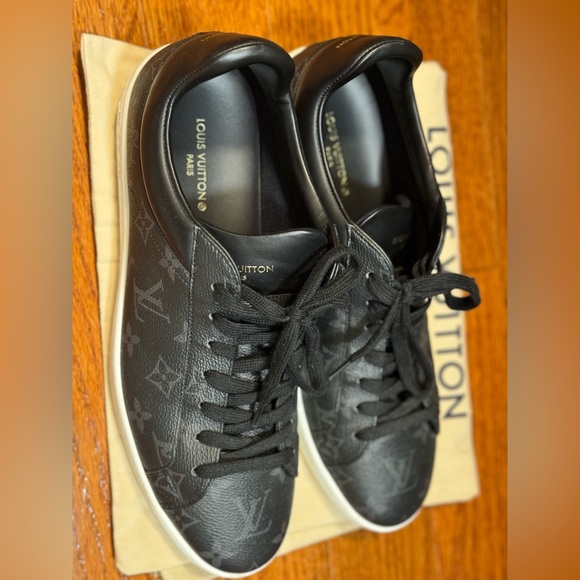 louis vuitton sneaker shoes for men. size 9UK 10 US in black color, used 4 times - Picture 9 of 12